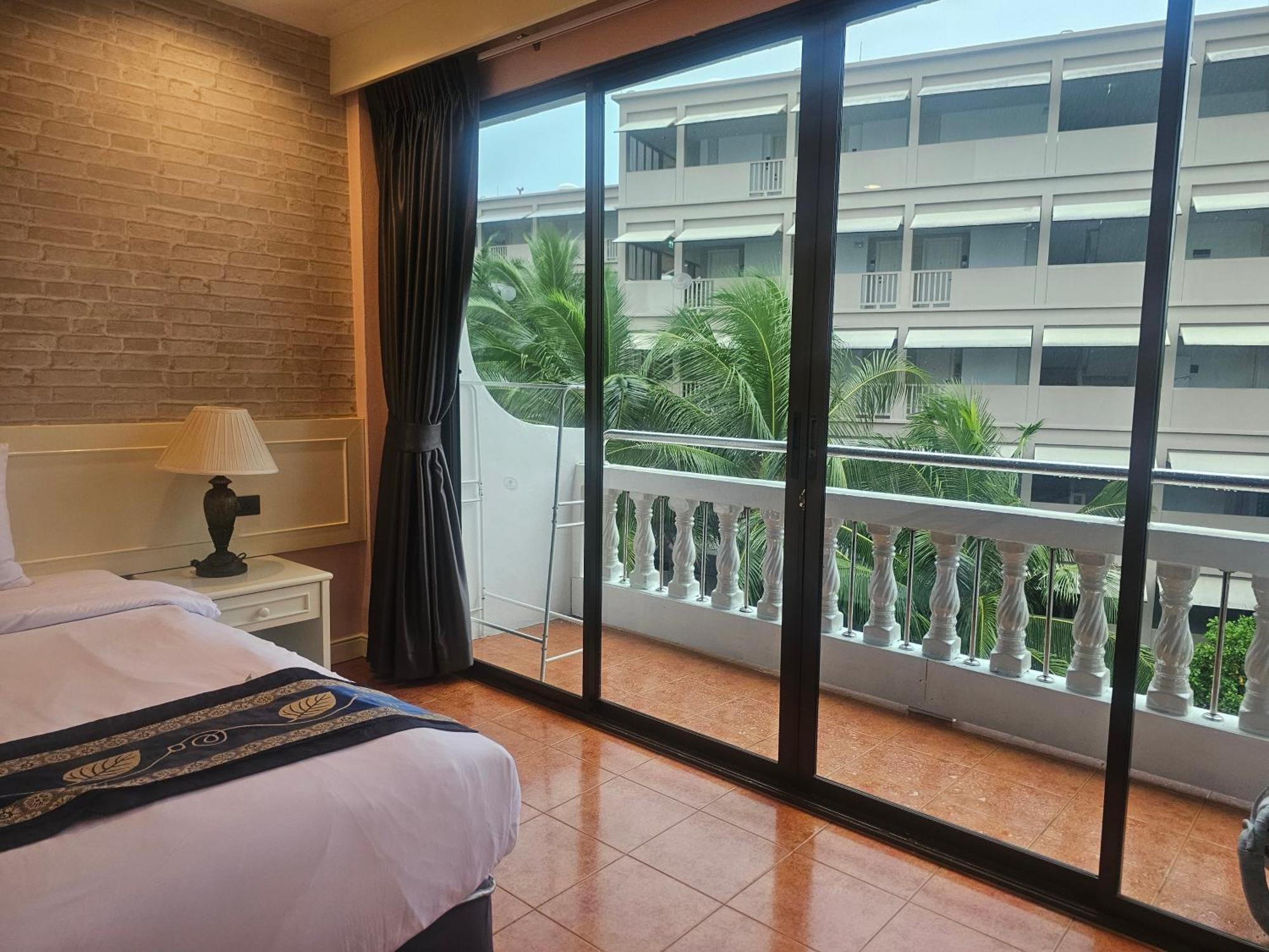 Patong Central Residence & Apartment חדר תמונה